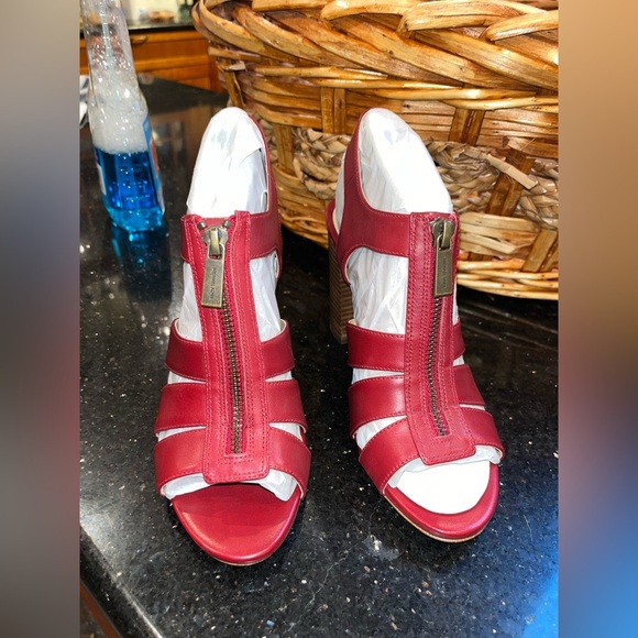 NWT Michael Kors heeled sandals sexy red - Picture 5 of 15